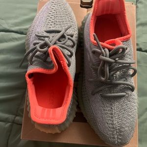 Yeezy 350 V2 - desert sage